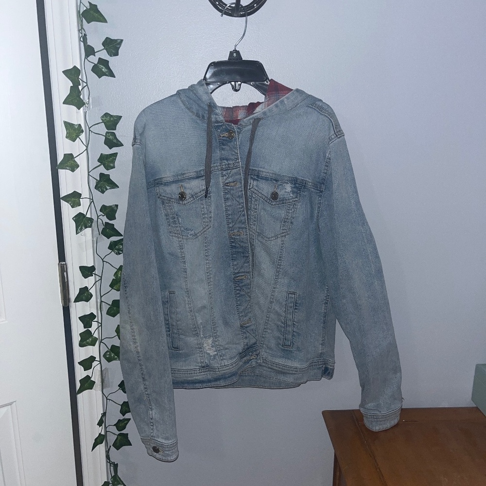 Jean jacket with hood